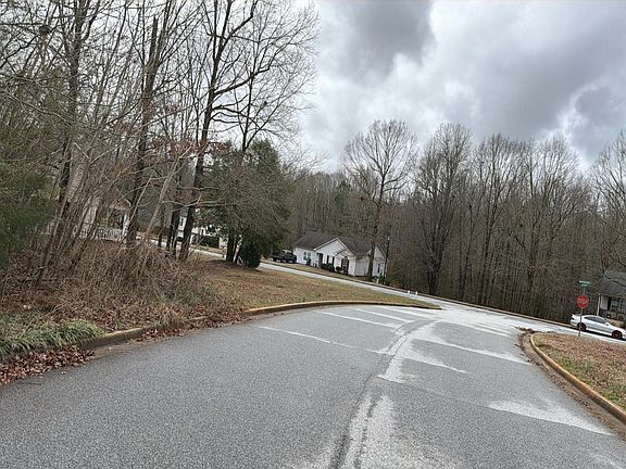 5th image of 330 Mountain Way