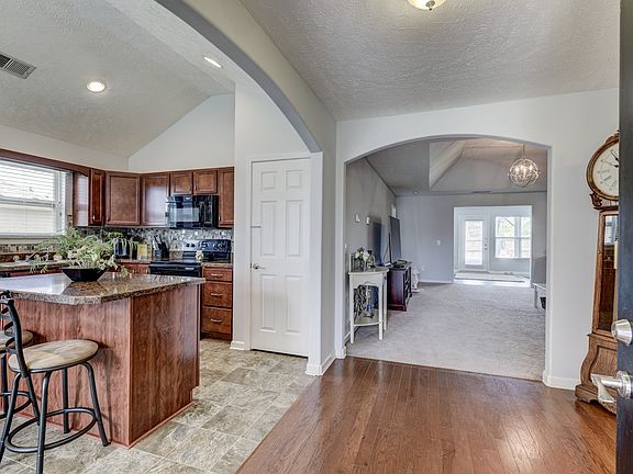 5th image of 1144 Savannah Ave