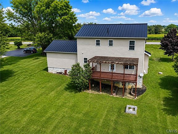 3rd image of 6307 E Lake Rd