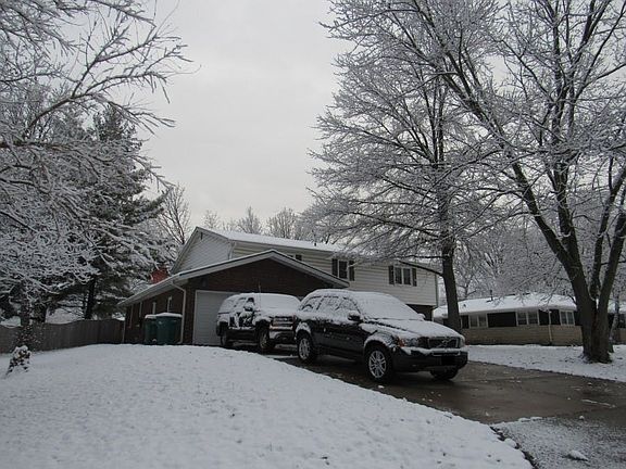 5th image of 303 Maple Ln