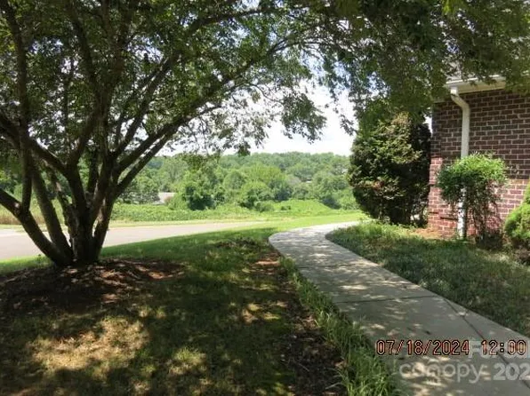 892 Trial Pl #29B, Newton, NC 28658