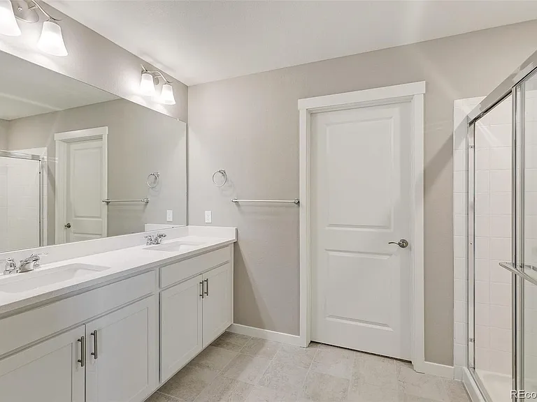 1695 Vantage Pkwy — Photo 15