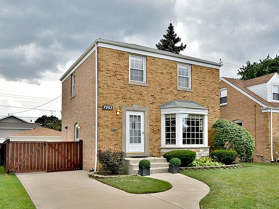 2nd image of 7352 N Olcott Ave