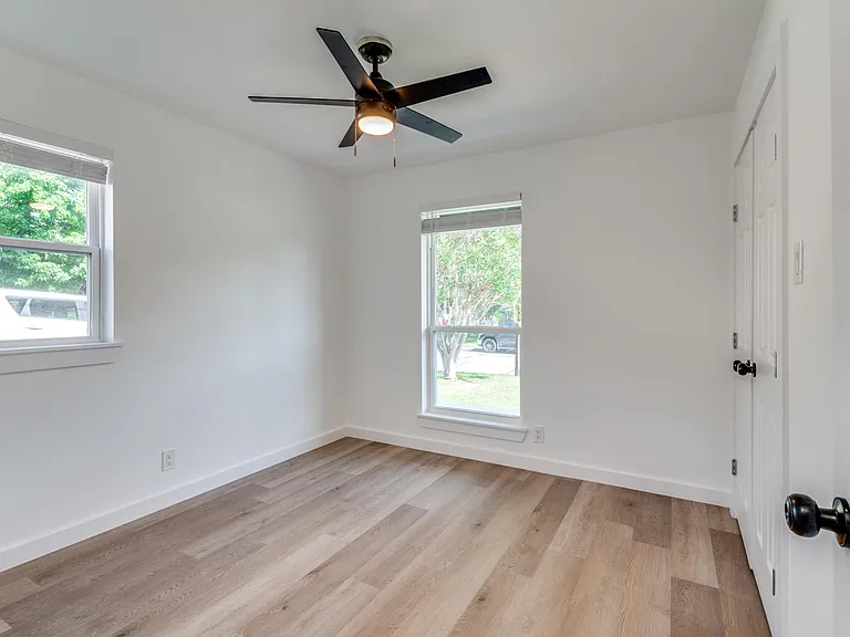 1101 Spring Brook Dr — Photo 13