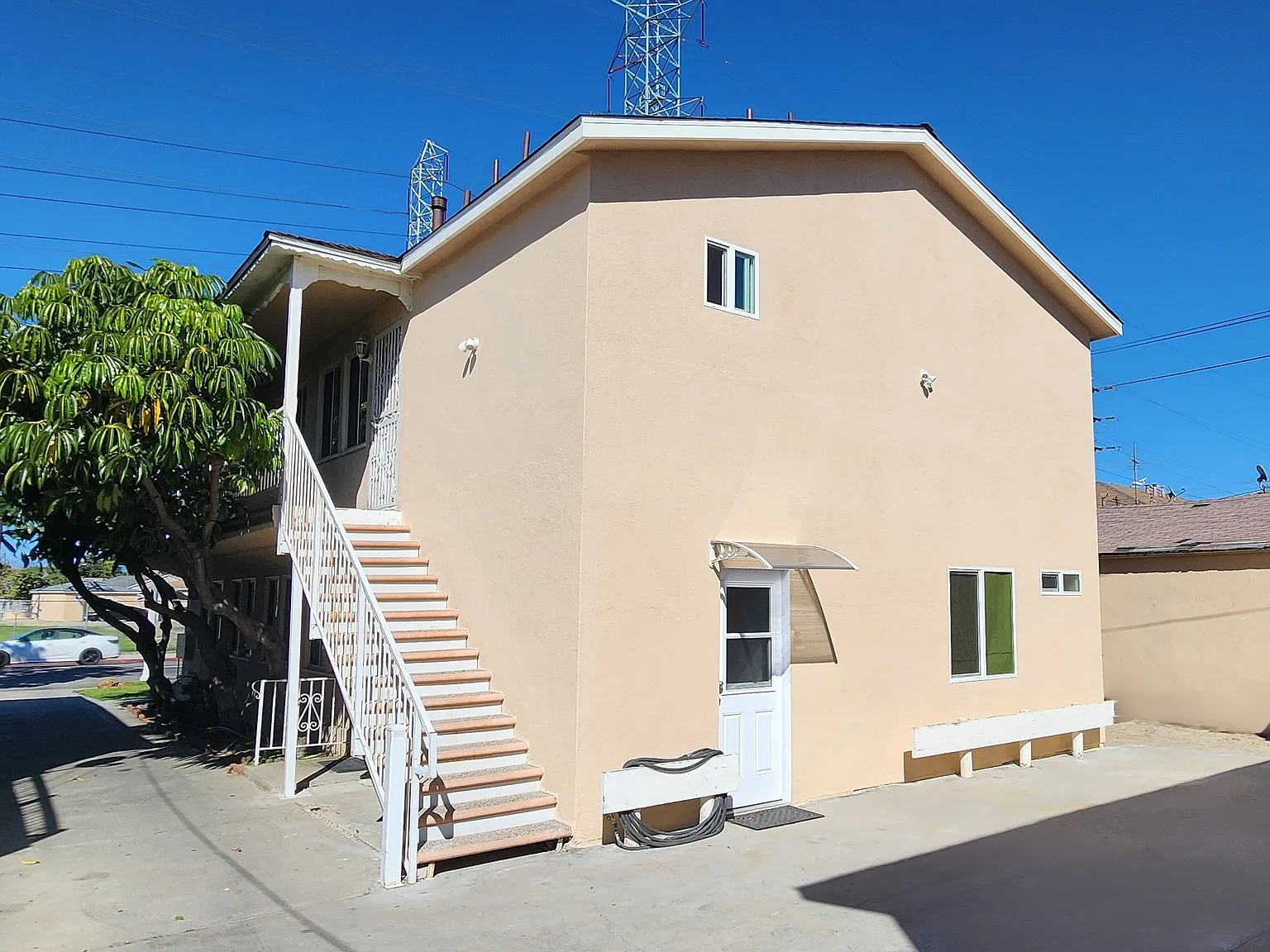 2 bed, 672 sqft, $2,595 — Photo 2