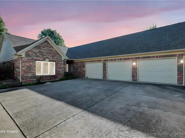 1628 Greenbriar, Jeffersonville, IN 47130