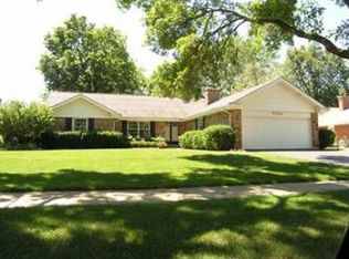 120 E Thompson Dr, Wheaton, IL