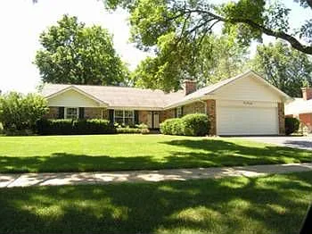 120 E Thompson Dr photo 1