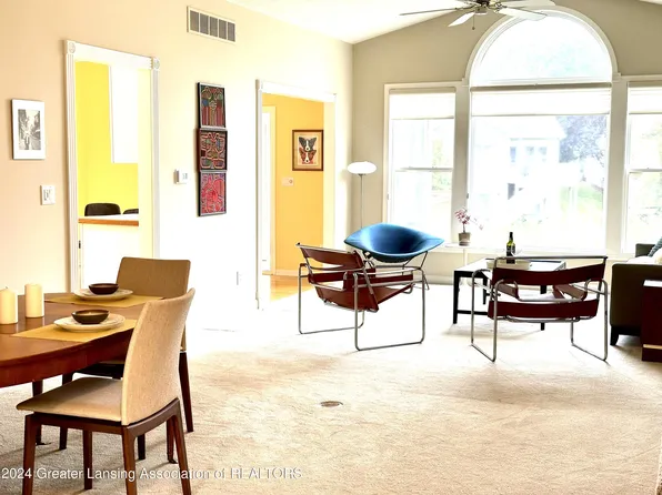 2368 Sapphire Ln, East Lansing, MI 48823