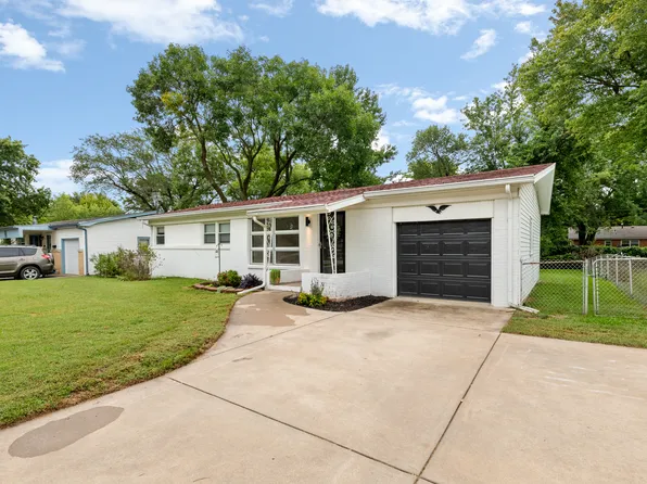211 E Meadowlark Blvd, Derby, KS 67037