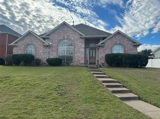 420 Summertree Ln, Desoto, TX 75115