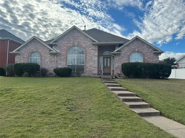 420 Summertree Ln, Desoto, TX 75115