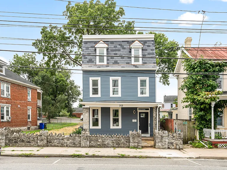 753 W Washington St #B — Photo 28