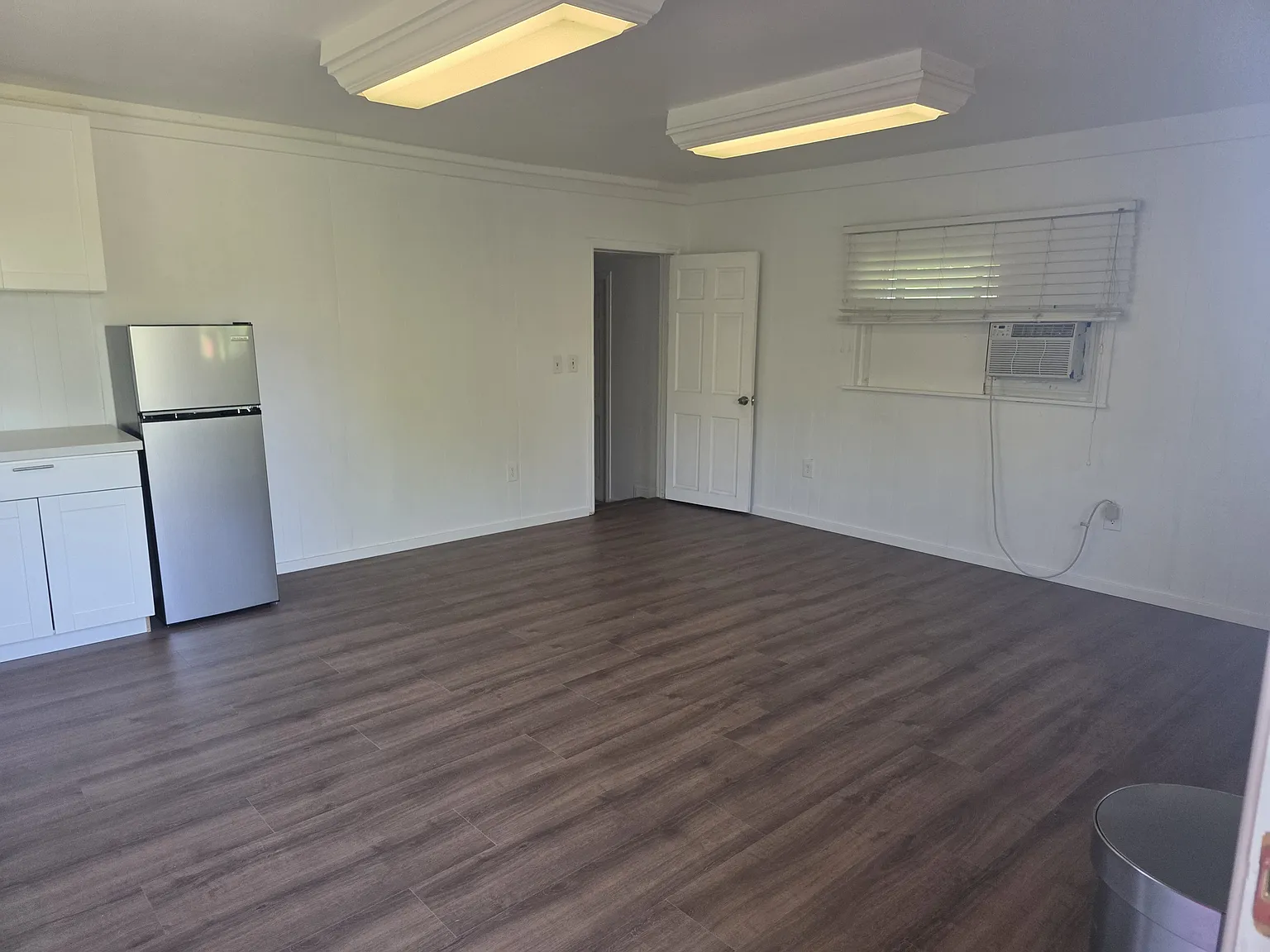 Coalinga Ave, Montclair — Photo 4