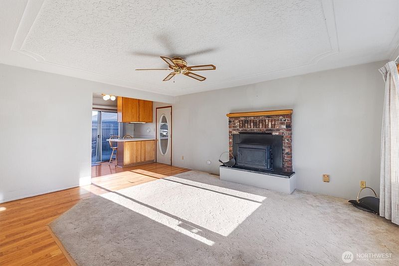 4th image of 711 4th Avenue SW