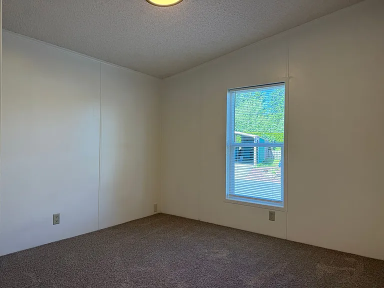 116 SE 8th St #26 — Photo 16