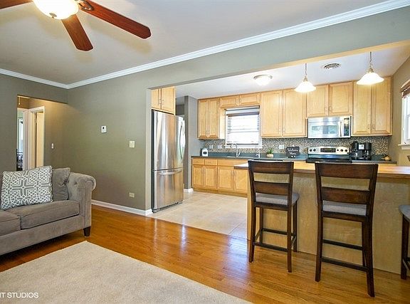 5th image of 1012 N Kaspar Ave