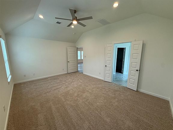 2nd image of 814 Orchard Vale Rd