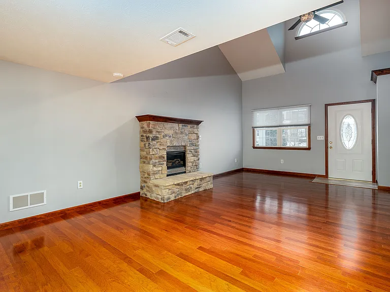 299 Garden Hill Dr — Photo 4