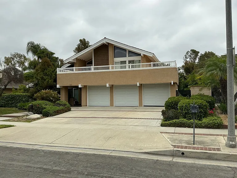 1920 Alto Ln — Photo 1