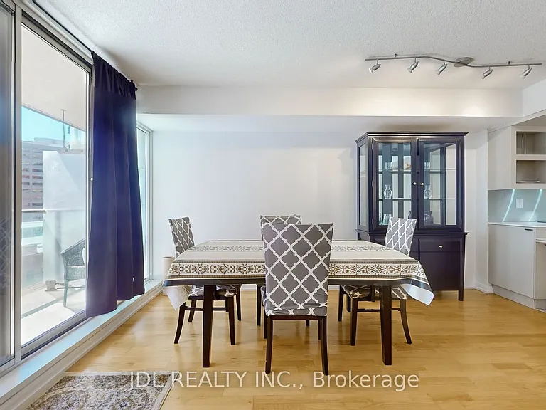 111 Elizabeth St #1037 — Photo 11
