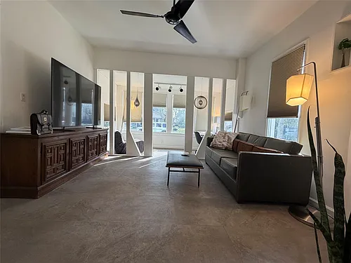 318 Hyde Park Blvd #A Photo 1