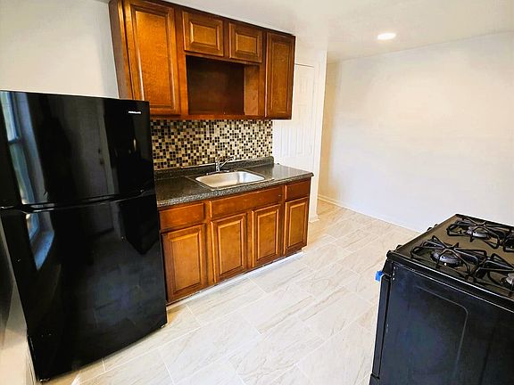 5th image of 18 W Haines St #2