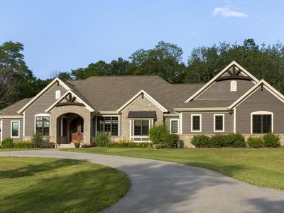 5146 Cedar Pointe DRIVE, West Bend, WI, 53095