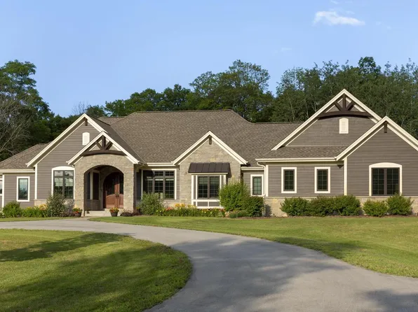 5146 Cedar Pointe DRIVE, West Bend, WI 53095