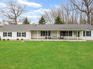 909 S Harkless Dr, Syracuse, IN 46567