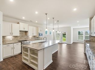 1620 Red Leaf Dr, Fort Mill, SC 29715