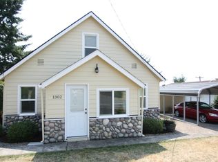 1302 Mount Brynion St, Kelso, WA 98626