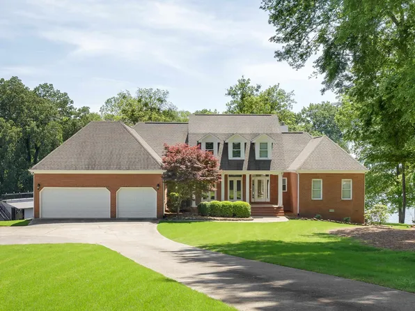 704 Saddlebrook Dr, Killen, AL 35645