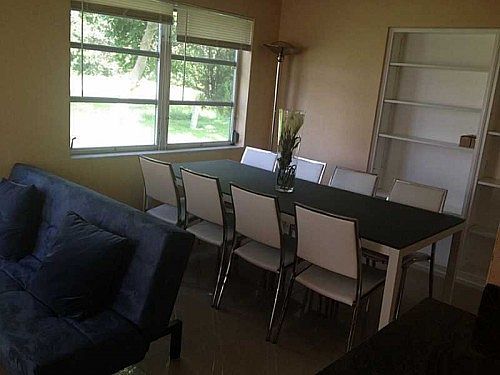 3rd image of 4513 Monterey Dr