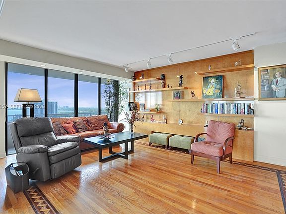 4th image of 11113 Biscayne Blvd Unit 1757