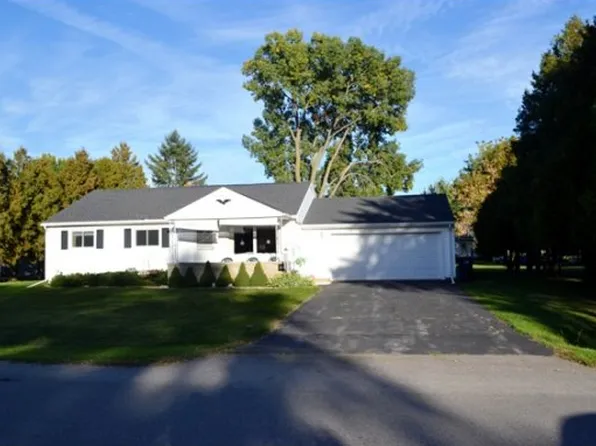 1383 Linda Ave, Menasha, WI 54952