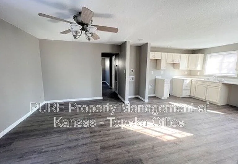 1816 SW Moundview Dr — Photo 4