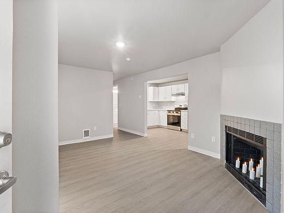 4th image of 3301 College St SE #H02