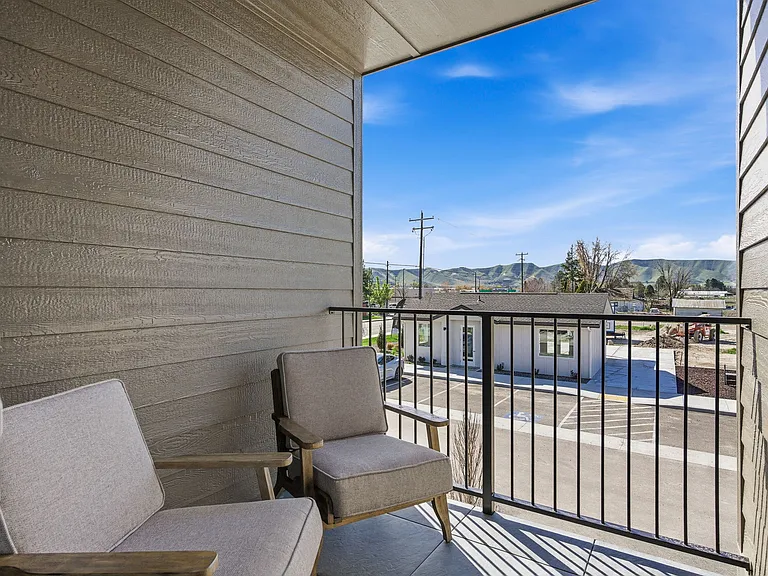 510 Diamond Ln — Photo 48