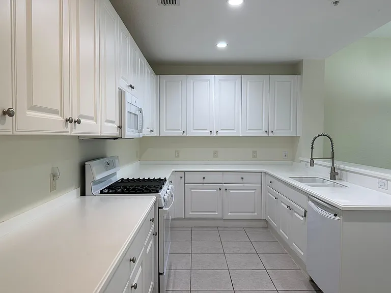 9202 Museo Cir #103 — Photo 10