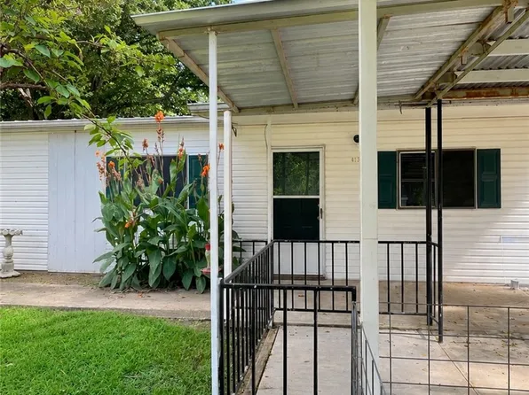 413 Morehead St, Franklin, TX 77856
