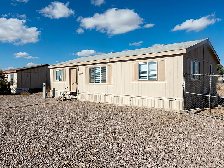 11516 W Eucalyptus Dr — Photo 2