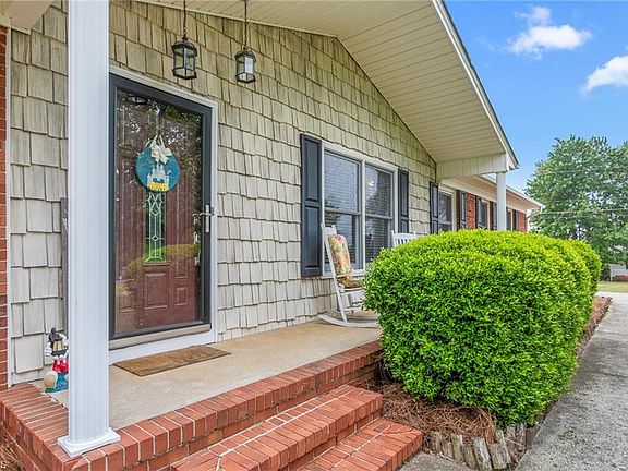 5th image of 3810 Azalea Ln