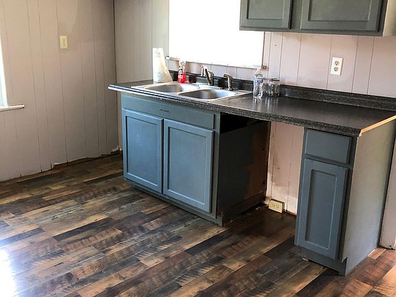 3rd image of 1014 W Stuart Dr