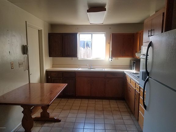 3rd image of 4425 N Alicia Ave