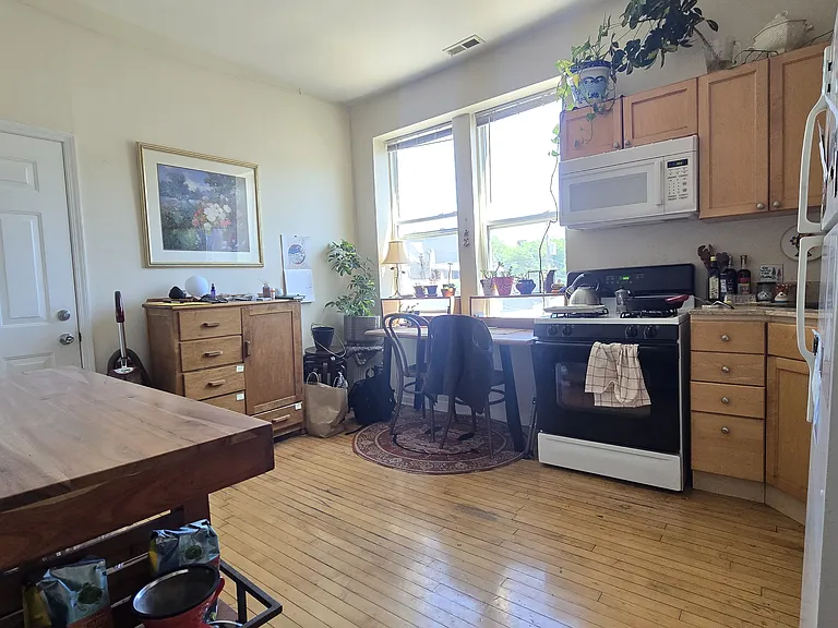 1523 N Campbell Ave #2R — Photo 4
