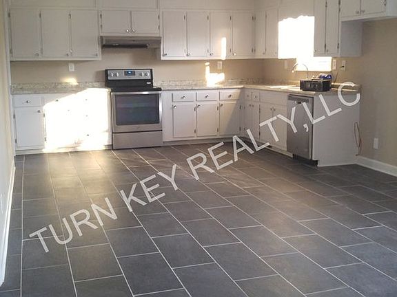 3rd image of 735 Francis St
