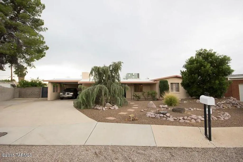 2309 N Madelyn Cir — Photo 1