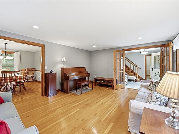 5th image of 14 Nottingham Cir