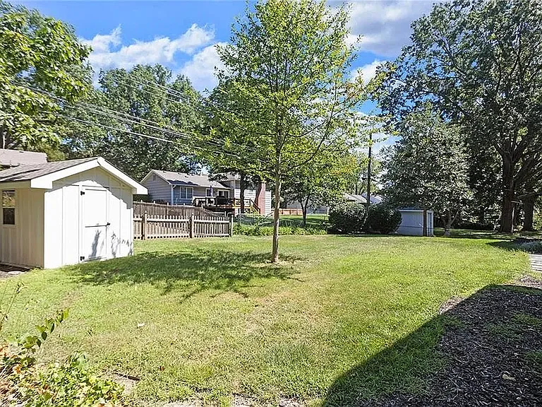 8105 Rosewood Dr — Photo 53